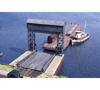 Walthers HO Scale Cornerstone Series® Carfloat Apron 8-1/2 x 8-1/2 x 8-5/8" Height Above Water 21.2 x 21.2 x 21.6cm