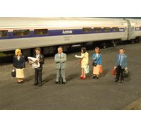 H0 Scale - Bachmann 6 Figures On Platform - 33110 New 1:87