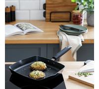 Habitat 24cm Non Stick Aluminium Griddle Pan - Black
