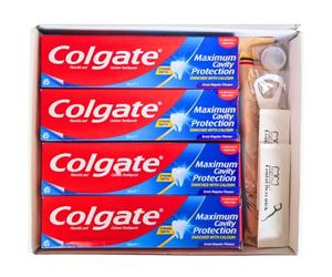 Hadco Oral-Care Gift Set Bundle - 4X 100ml Colgate Maximum Cavity Protection Toothpaste, 1x Bamboo Toothbrush, 1x Tongue Cleaner, 1x Dental Mirror, 2X Floss Harps.