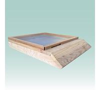 HAGENS - National Open Mesh Floor With Sloped Landing Board - Assembled - Cedar - For Beekeeping