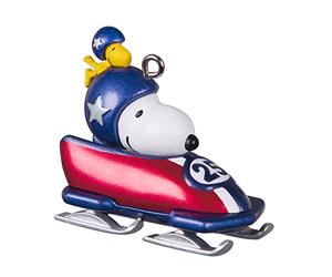Hallmark Keepsake 1.16" Miniature Christmas Ornament 2022, Peanuts Winter Fun with Snoopy, Mini