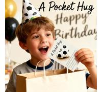 Handmade Soccer P-ocket Hug with Gift Card, 3D Heart-Shaped Soccer Inspirational Keepsake, Portable Soccers Shape Pendant, P-ocket Hug Tokens Gif-t for Soccers Lovers Sports Enthusiasts Close Friends