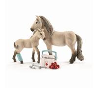 Hannah's First Aid Kit Toy Animal Figures, Ages 3 & Up - 42430