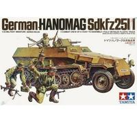 HANOMAG SD.KFZ 251/1 WITH CREW (WEHRMACHT/AFRKA KORPS MKGS) #35020 1/35 TAMIYA
