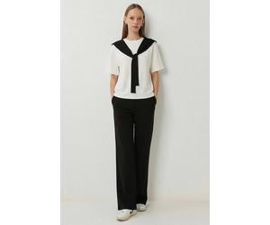 Happiness Istanbul Women's Color Blocked Crew Neck Two-Piece Co-ord Set in Black | Size: Medium Happiness Istanbul Black M