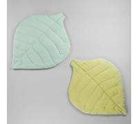 Harilla Four-Season Quilted Dog Mat, 52x67cm/XS | Temperature-Regulating, Leaf Shaped Pet Mat, Double-Sided, Pet Pad with Cooling Side, for Floor, Dogs, Cats
