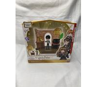 Wizarding World, Magical Minis Potions Classroom with Exclusive Harry Potter Figure and Accessories, Kids Toys for Girls and Boys Ages 5 and up