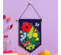 Hawthorn Handmade Wildflower Pennant Felting Kit. Felt Craft Kit for Adults, Including Wool Felt Sheets, Wooden Dowel, Cotton Yarn & Thread, Instructions & More. Make Your Own Adult Craft Kits, 20cm