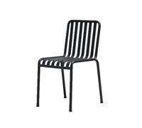 Bitte setzen: Palissade Chair Stuhl von Hay Klare Linien - der Palissade Chair von Hay überzeugt durch sein schlichtes Erscheinungsbild und den offensichtlichen Outdoor-Charakter . Er kann nämlich ohne Probleme draußen stehen bleiben, denn er ist je nach Variante pulverbeschichtet oder feuerverzinkt. Palissade Serie von Hay Symmetrische Geometrie - das Grundprinzip der Palissade Kollektion . Visuelle Einfachheit und eine klare Struktur zeichnen auch die Outdoormöbel aus. Entworfen wurden die Möbel von den Bouroullec Brüdern mit dem Ziel, dass sich die Möbel mühelos in natürliche, aber auch städtische Umgebungen integrieren. Dieser Spagat ist den französischen Designern in jedem Fall gelungen. Die Kollektion eignet sich für eine Vielzahl von Umgebungen , von Cafés und Restaurants bis hin zu Gärten, Terrassen und Balkonen. Ronan und Erwan Bouroullec Das Designduo Bouroullec besteht aus den Brüdern Ronan und Erwan , die in Quimper in Frankreich geboren wurden. Seit 1999 betreiben die beiden als gleichberechtigte Partner ihr Design-Studio im Belleville Quartier in Paris. Vom kleinen Gebrauchsgegenstand bis hin zu großen Architekturprojekten - ihr Aufgabengebiet ist äußerst vielseitig. Material und Format Der Stuhl besteht aus pulverbeschichtetem Aluminium und ist in drei Farben erhältlich. Er ist 47 cm breit, 56 cm tief und 80 cm hoch. Die Sitzhöhe liegt bei 45 cm.