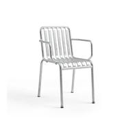 Zum Anlehnen: Palissade Armchair Stuhl von Hay Mit Armlehnen - der Palissade Armchair von Hay überzeugt durch sein schlichtes Erscheinungsbild und den offensichtlichen Outdoor-Charakter. Er kann nämlich ohne Probleme draußen stehen bleiben, denn er ist feuerverzinkt. Palissade Serie von Hay Symmetrische Geometrie - das Grundprinzip der Palissade Kollektion . Visuelle Einfachheit und eine klare Struktur zeichnen auch die Outdoormöbel aus. Entworfen wurden die Möbel von den Bouroullec Brüdern mit dem Ziel, dass sich die Möbel mühelos in natürliche, aber auch städtische Umgebungen integrieren. Dieser Spagat ist den französischen Designern in jedem Fall gelungen. Die Kollektion eignet sich für eine Vielzahl von Umgebungen , von Cafés und Restaurants bis hin zu Gärten, Terrassen und Balkonen. Ronan und Erwan Bouroullec Das Designduo Bouroullec besteht aus den Brüdern Ronan und Erwan , die in Quimper in Frankreich geboren wurden. Seit 1999 betreiben die beiden als gleichberechtigte Partner ihr Design-Studio im Belleville Quartier in Paris. Vom kleinen Gebrauchsgegenstand bis hin zu großen Architekturprojekten - ihr Aufgabengebiet ist äußerst vielseitig. Material und Format Der Stuhl besteht aus feuerverzinktem Stahl. Er ist 51 cm breit, 56 cm tief und 80 cm hoch. Die Sitzhöhe liegt bei 45 cm. Hinweis: Dieser Artikel ist ein Einzelstück. Als Einzelstücke verkaufen wir ungebrauchte und neuwertige Artikel, die KEINE Beschädigungen aufweisen. Das können zum Beispiel Auslaufmodelle, Restposten oder Retourenartikel sein. Da die Artikel zudem oft nur in begrenzter Stückzahl vorhanden sind, sind sie für den Zwischenverkauf vorbehalten. Einzelstücke sind wie alle Designerschnäppchen vom Umtausch ausgeschlossen.