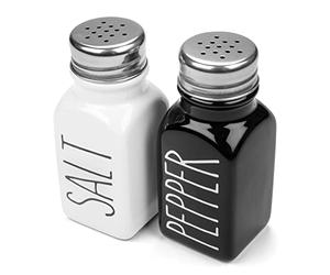 Heartland Home Farmhouse Ceramic Salt and Pepper Shakers Set with Extra Lids. 100% Stoneware Salt and Pepper Shaker Set. Black Pepper and White Salt Shaker with Lid x4. Kitchen Salt Pepper Shakers