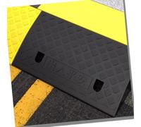 Heavy Duty Rubber Curb Ramp for Wheelchairs and Scooters, Non-Slip Design for Driveways, Durable Access Solution for Vehicles, 50x22x5cm