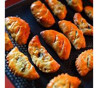 HEEPDD Perforated Silicone Baking Mat Non Stick Oven Sheet Liner, Baking Mats Oven Sheet Liner, Fiberglass-Reinforced Heat-Resistant Kitchen Tool for Bread Cookies Pizza, Reusable for (Black)