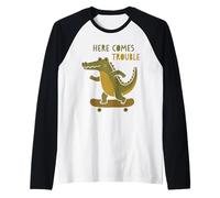 Here Comes Trouble Crocodile Skateboard Funny Skateboarding Raglan Baseball Tee