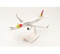 Herpa Snap-fit airplane model TAP Air Portugal Airbus A321LR - 'CS-TXF "Amália Rodrigues" on scale of 1 : 200, plastic miniature with pedastal, model building, collectors edition