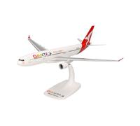Herpa 614061 Snapfit Airbus A330-200 Qantas VH-EBL Pride (1:200)