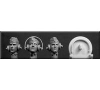 HGH26 Hornet Heads - 3 1/35th Scale German WW2 Panzer Crew with Schiffchen caps