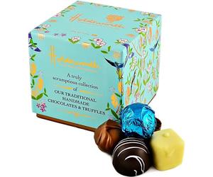 Holdsworth Chocolates Gift Box Traditional Handmade Milk, Dark and White Assorted Handmade Truffles, Pralines, Caramels & Creams 100g Mother's Day Chocolate Box