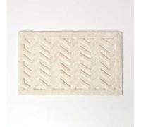 HOMESCAPES Super Absorbent Soft ‘Sandwood’ White Bathmat with Plush Chevron Geometric Pattern and Non Slip Latex Backing, 50 x 80 cm Large Shower Mat Machine Washable
