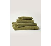 HOMESCAPES Moss Green Bath Towel 700 GSM Combed 100% Egyptian Cotton Towel 70 x 130 cm