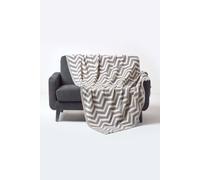 HOMESCAPES Grey Knitted Throw Soft Cotton Geometric Blanket Handwoven Warm and Cosy Silver Grey and Off White 100% Cotton Chevron Herringbone Sofa and Bed Throw, 130 x 170 cm