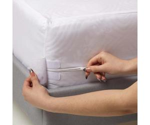 HOMESCAPES Extra Deep 40cm Zipped Mattress Protector, 360 Full Encasement Bed Bug Blocker, Waterproof & Hypoallergenic Microfibre Cover, Silent & Breathable, Euro King