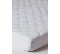 HOMESCAPES 140 x 200 cm Euro Double Triple Fill Mattress Protector 220 GSM Ultra Thick Quilted Oeko-Tex Certified & Hypoallergenic with Fully Elasticated 30 cm Deep Stretch Fit Fabric Skirt