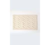 HOMESCAPES Super Absorbent Soft ‘Sandwood’ White Bathmat with Plush Chevron Geometric Pattern and Non Slip Latex Backing, 50 x 80 cm Large Shower Mat Machine Washable