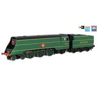 Hornby R30560SS SR Merchant Navy Class Cunard White Star 21C4 - Steam Generator, Railway Steam Locomotive, for ages 14+