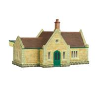 Hornby R7363 OO Gauge South Eastern Railway Station Building - Model Railway Accessories, Miniature Diorama Scenery for Hornby Train Sets - Lifelike Building Models - Scale 1:76