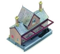 Hornby R8007 OO Gauge Booking Hall - Model Railway Accessories, Miniature Diorama Scenery for Hornby Train Sets - Lifelike Train Booking Hall Model - Scale 1:76