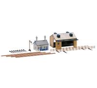 Hornby R8230 OO Gauge Building Extension Pack 4, Model Train Accessories for Adding Scenery & Buildings to 00 Gauge Model Railway, Includes: Railway Cottage, Goods Shed & Trackside Fencing 1:76 Scale