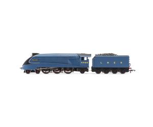 Hornby Steam Train - R3395TTS RailRoad LNER, A4 Class, 4-6-2, 4468 ?Mallard? - Era 3 00 Gauge Locomotives for Train Set, Engine Models for Adults -