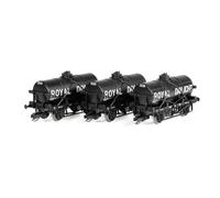 Hornby TT:120 TT6046 Royal Daylight - 12T Tank Freight Wagons - Triple Pack 1534-1535-1536 Era 2 Model Trains Rolling Stock Railroad Cars
