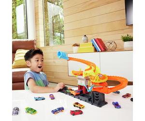 Hot Wheels City Cobra Pizza Shop Racing Playset