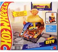 Hot Wheels City Burger Drive-Thru Playset with 1 Vehicle, Connects to Other Playsets & Tracks, Gift for Kids A
