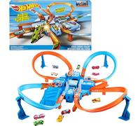 Hot Wheels DTN42 - track set, with ramps, junctions and loops, parking spaces, + 1 vehicle