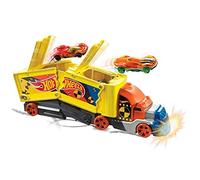 Hot Wheels GCK39 Crashing Stunt Rig with 1 Car GBF97