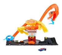 Hot Wheels Let's Race Netflix - City Toy Car Track Set, Pizza Slam Cobra Attack, Snake Tail Spiral Track with Randomizer, 1 Vehicle in 1:64 Scale, HT