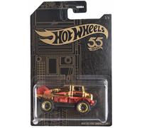 Hot Wheels Mercedes Benz Unimog U 1300 L Pearl and Chrome 3/6