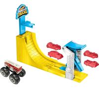 Hot Wheels Monster Trucks Big Air Breakout Play Set with 5 Alarm 1:6 (US IMPORT)