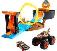 Hot Wheels Monster Trucks Stunt Tire Play Set Opens to Reveal Arena with Launcher, 1 Hot Wheels 1:64 Scale Car & 1 Monster Truck, Portable Toy Gift Set for Ages 4 to 8 Years Old,10.8 x 43.18 x 25.4 cm