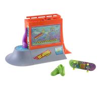 Hot Wheels Skate Aquarium Skatepark Playset with Tony Hawk Fingerboard and Pair of Removable Skate Shoes