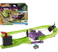 Hot Wheels Toy Car Track Set, RacerVerse Minecraft Playset & Die-Cast Diamond Armor Steve in Minecart Vehicle, Launch & Race to Defeat Ender Dragon, JFP34