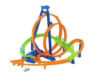 Hot Wheels Track Set, Epic Crash Dash with 5 Crash Zones, Motorized Booster and 1 Hot Wheels 1:64 Scale Toy Car, Easy Storage, HNL97