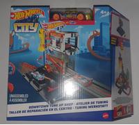 Hot Wheels City Downtown Repair Station Playset With 1 Car Included