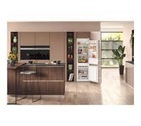 Hotpoint 273 L Integrated Fridge Freezer Low Frost, Fresh Zone, Fast Freeze