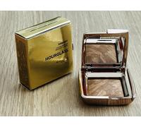 Hourglass Ambient Lighting Bronzer In RADIANT BRONZE LIGHT 1.3g Travel Size