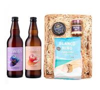 Howies Cider Premium Wicker Trays | Berry & Peach Ciders 500ml 3.4% ABV | Snowdonia Black Bomber Cheese | Stokes Chutney & Blanco Niño Tortilla Chips